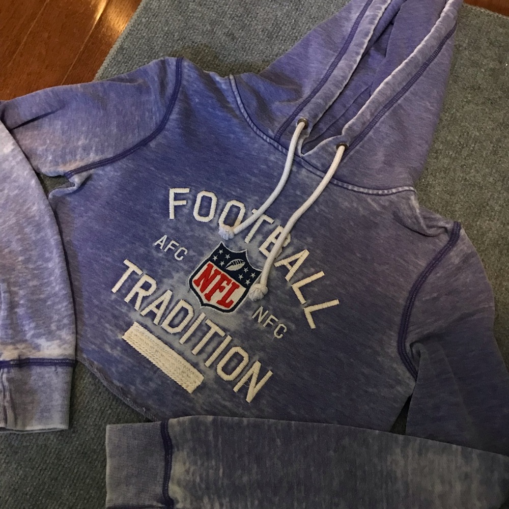 Crop NFL hoodies